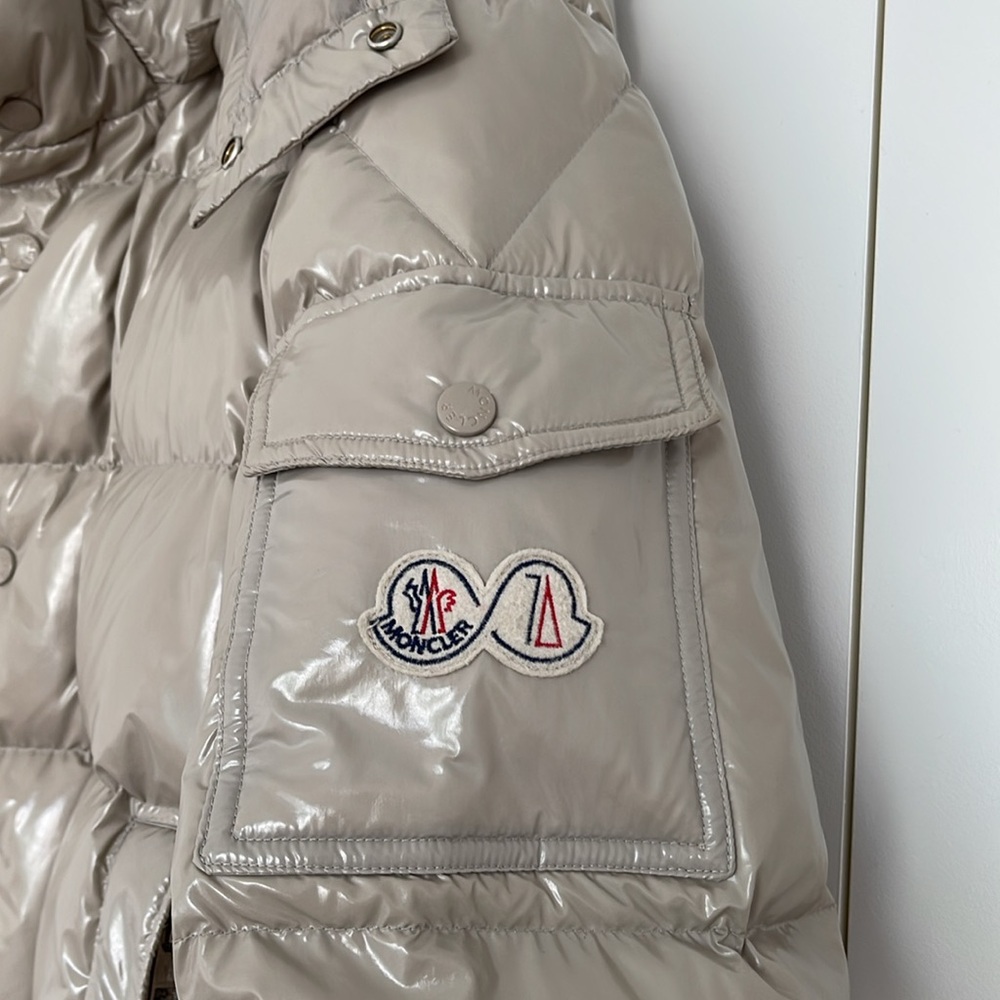 Moncler Down Jacket - Picture 6 of 9
